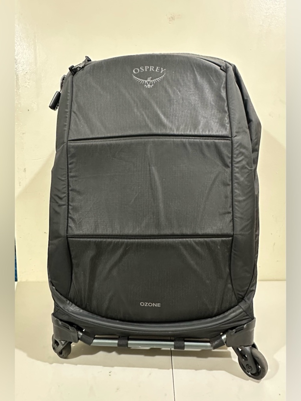 OSPREY Charcoal Gray Ozone Travel Carry-On